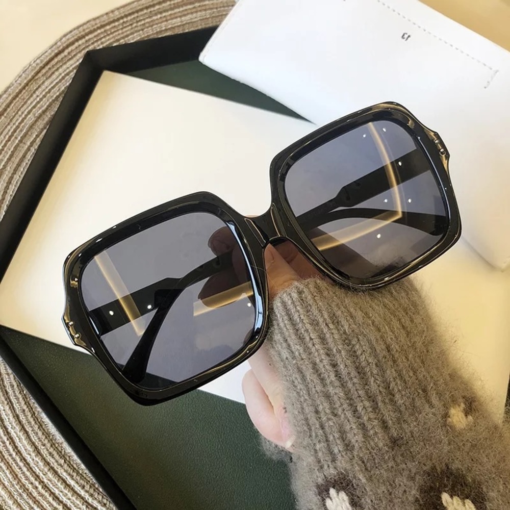 SOLD!! Fashion Sunglasses